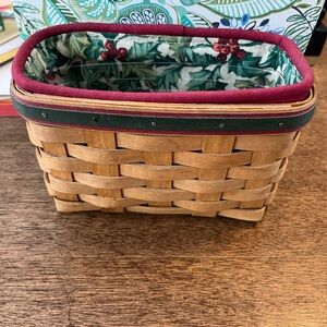 2004 LONGABERGER HOLIDAY HELPER BASKET